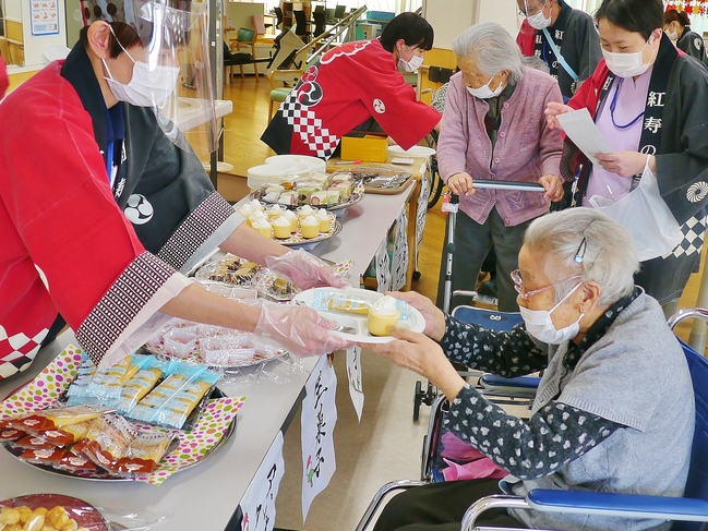 お菓子バイキング