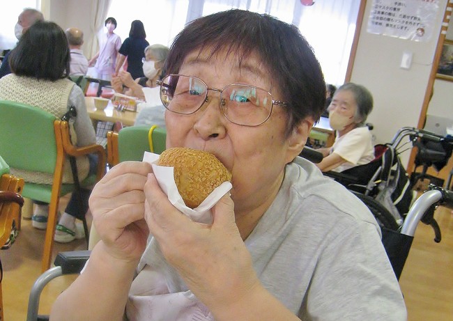 １